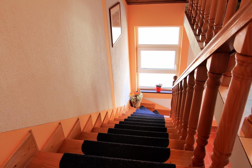 Vila Julija - Apartment & Rooms Otočac Екстериор снимка