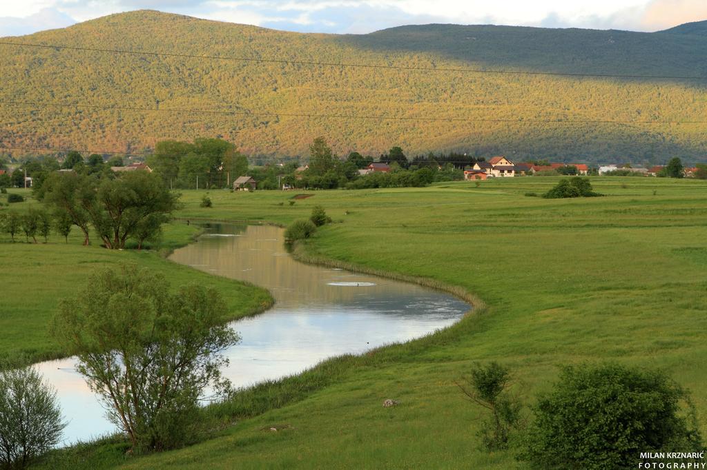 Vila Julija - Apartment & Rooms Otočac Екстериор снимка